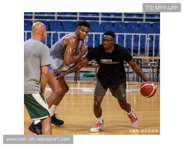 俱乐部社媒发布球员家中训练短片，粉丝热评连连