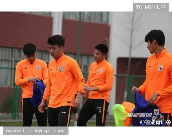 足球俱乐部与地方企业联合举办夏季青训公开课，足球俱乐部青训什么条件